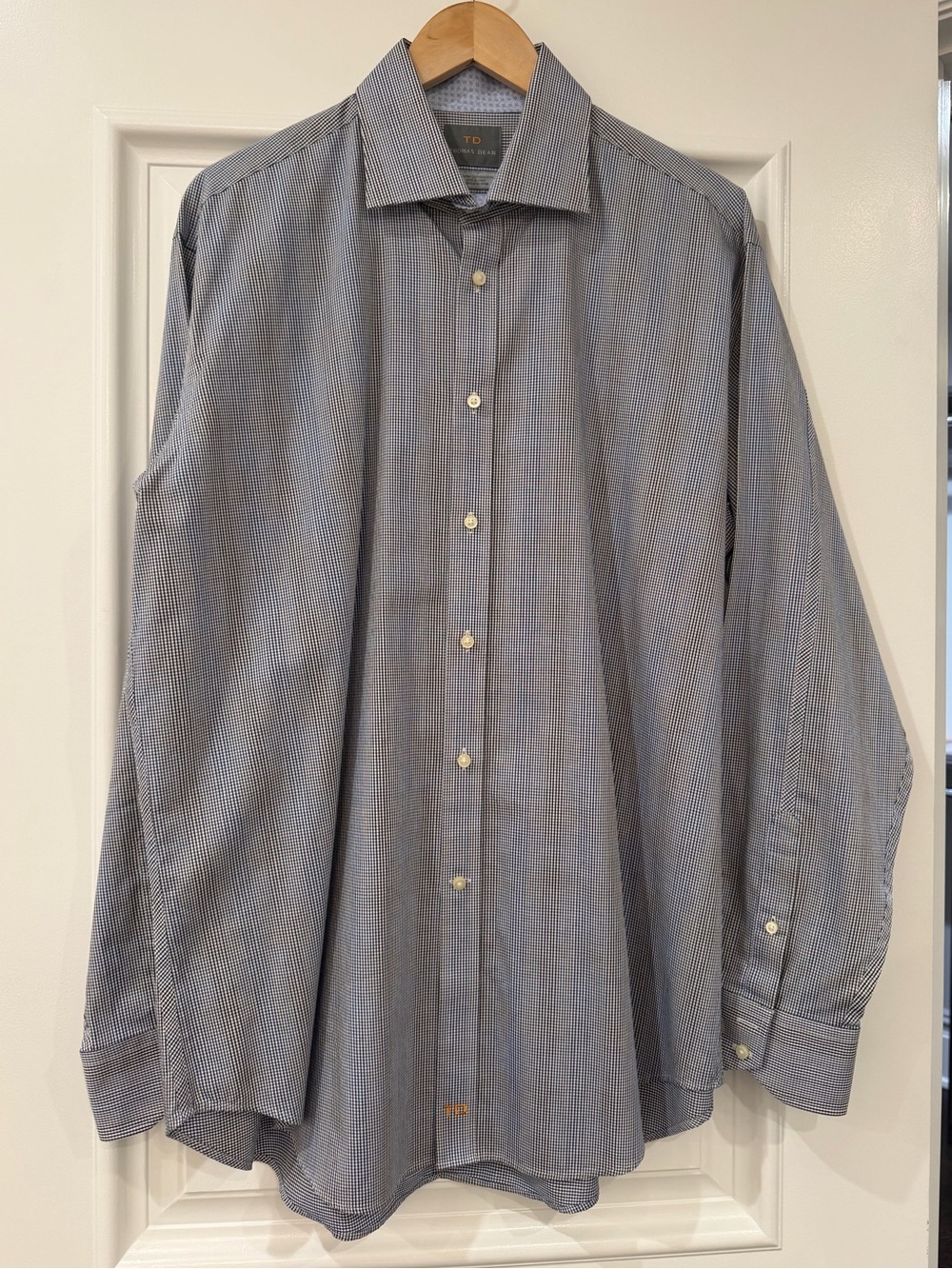 Thomas Dean Men's Button Down Shirt.